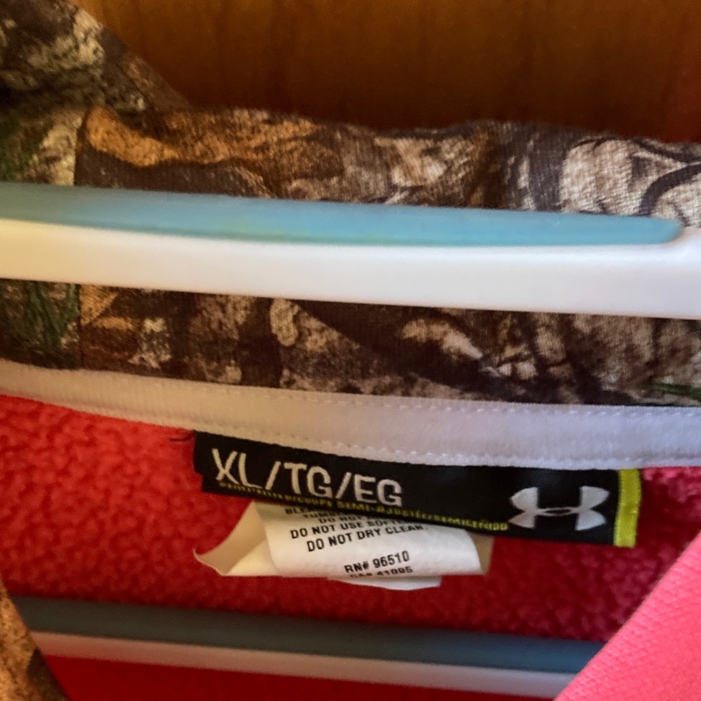 Under Armour Vibrant Pink Hoodie with Camo Logo - Picture 4 of 8